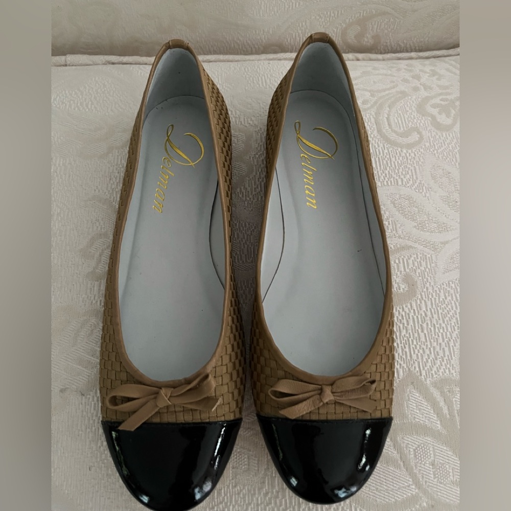 Delman brown satin basket weave pattern w/ brown leather trim ballet flat. NWOT